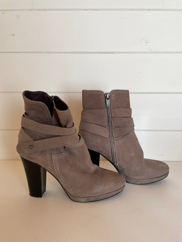 Mint Velvet Boots Size 3 (36)