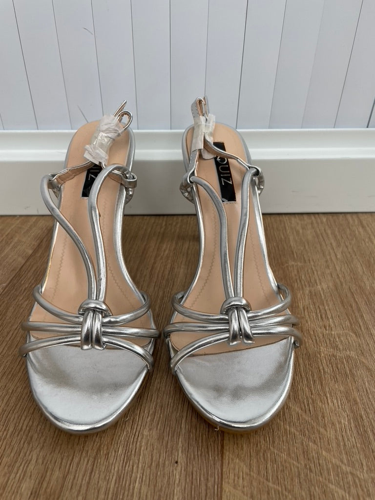 Quiz Sandals Size 4