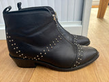 Hush Boots Size 6.5