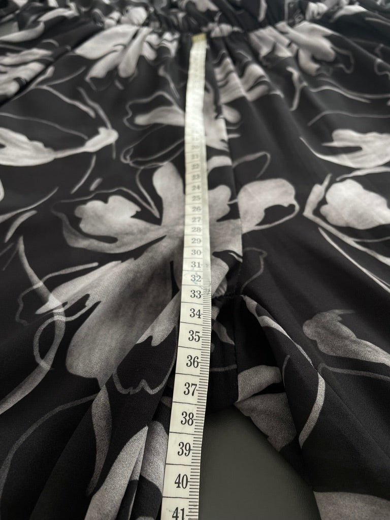 Gina Bacconi Jumpsuit Size Medium