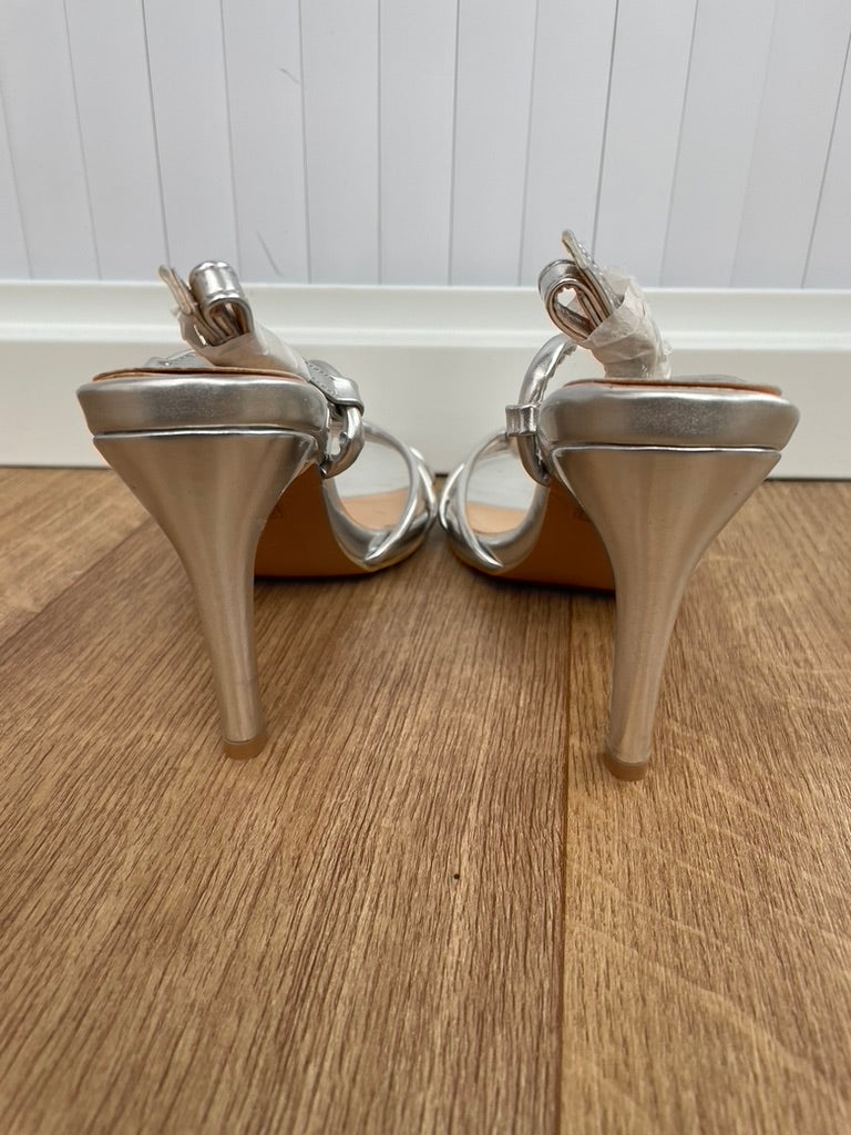 Quiz Sandals Size 4