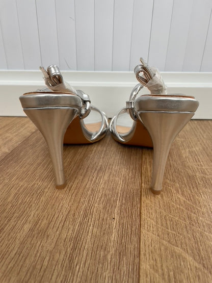 Quiz Sandals Size 4
