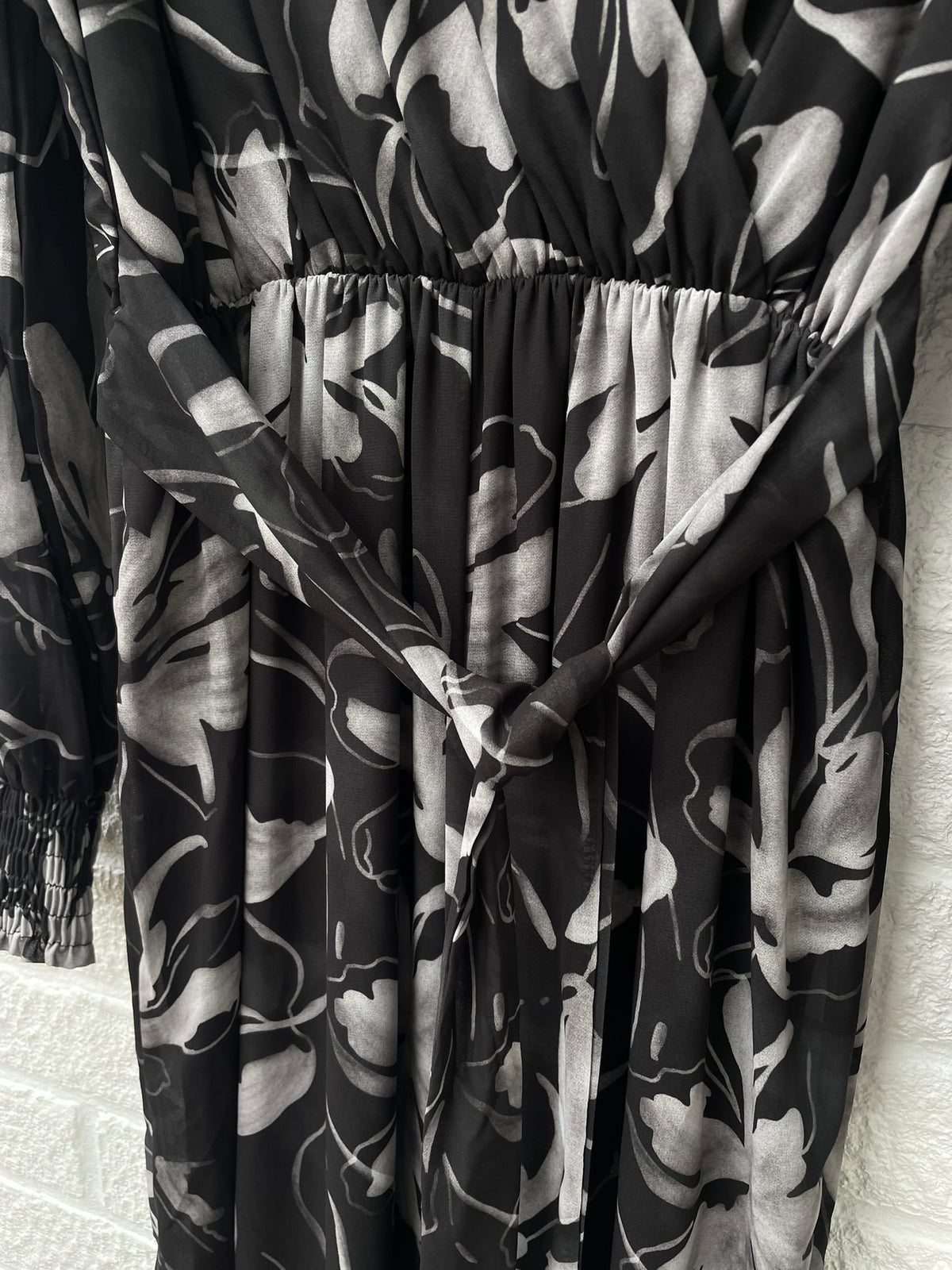 Gina Bacconi Jumpsuit Size Medium