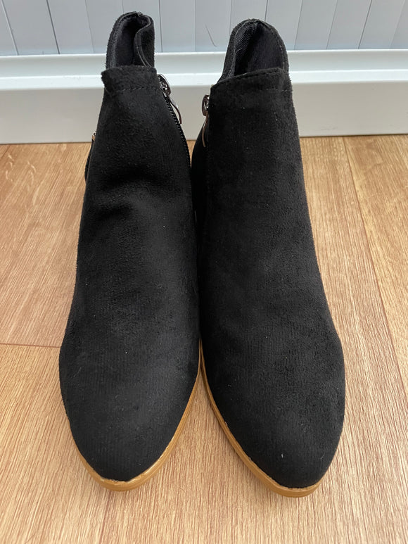 Unbranded New Boots Size 5