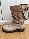 Ash Boots Size 7.5